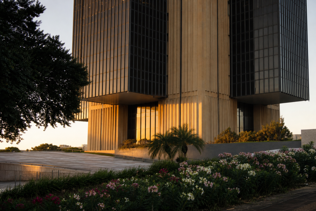 Fachada do Banco Central do Brasil em Brasília durante divulgação de dados de política monetária
